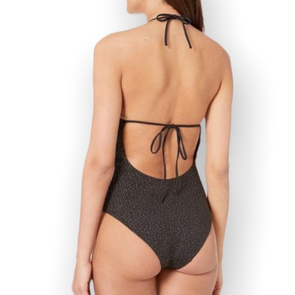 Onia Ginny One Piece - Picture 5 of 15